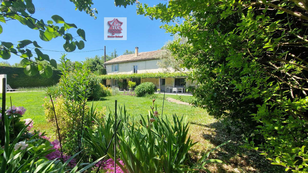 Maison à SUZE-LA-ROUSSE