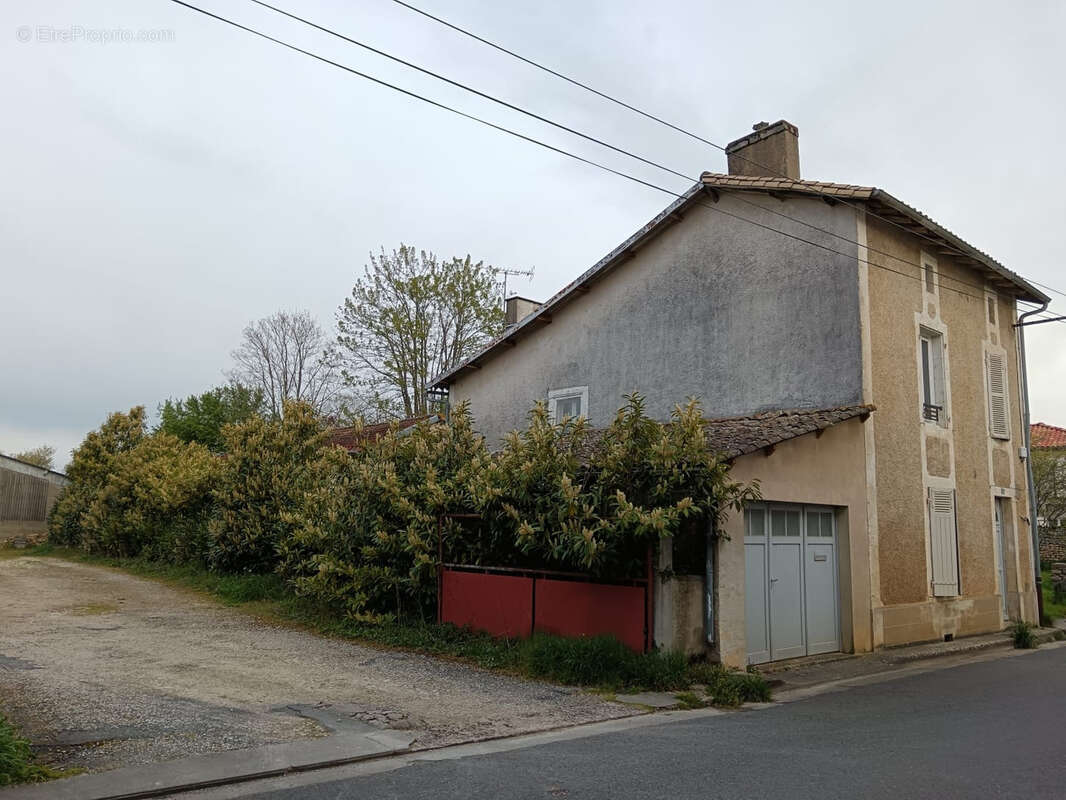Maison à CEAUX-EN-COUHE