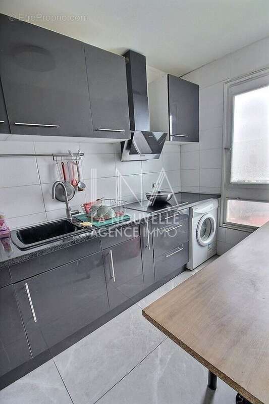 Appartement à PARIS-20E