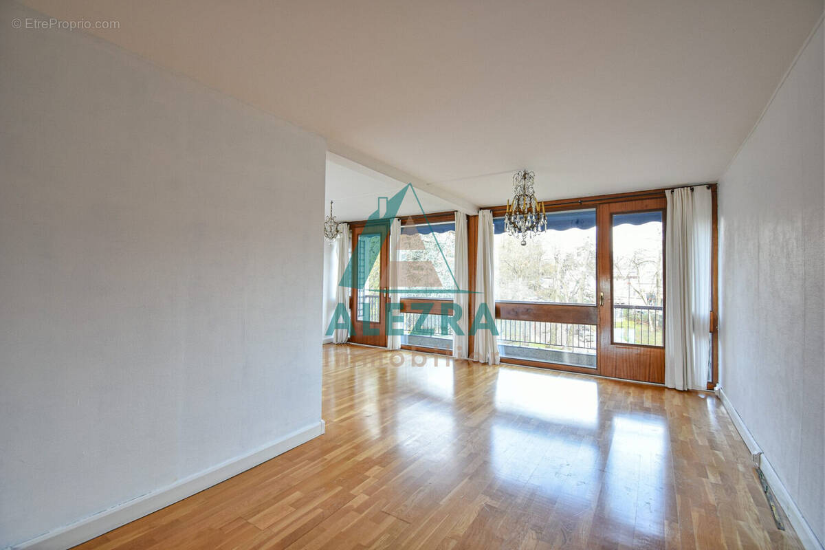 Appartement à LA CELLE-SAINT-CLOUD