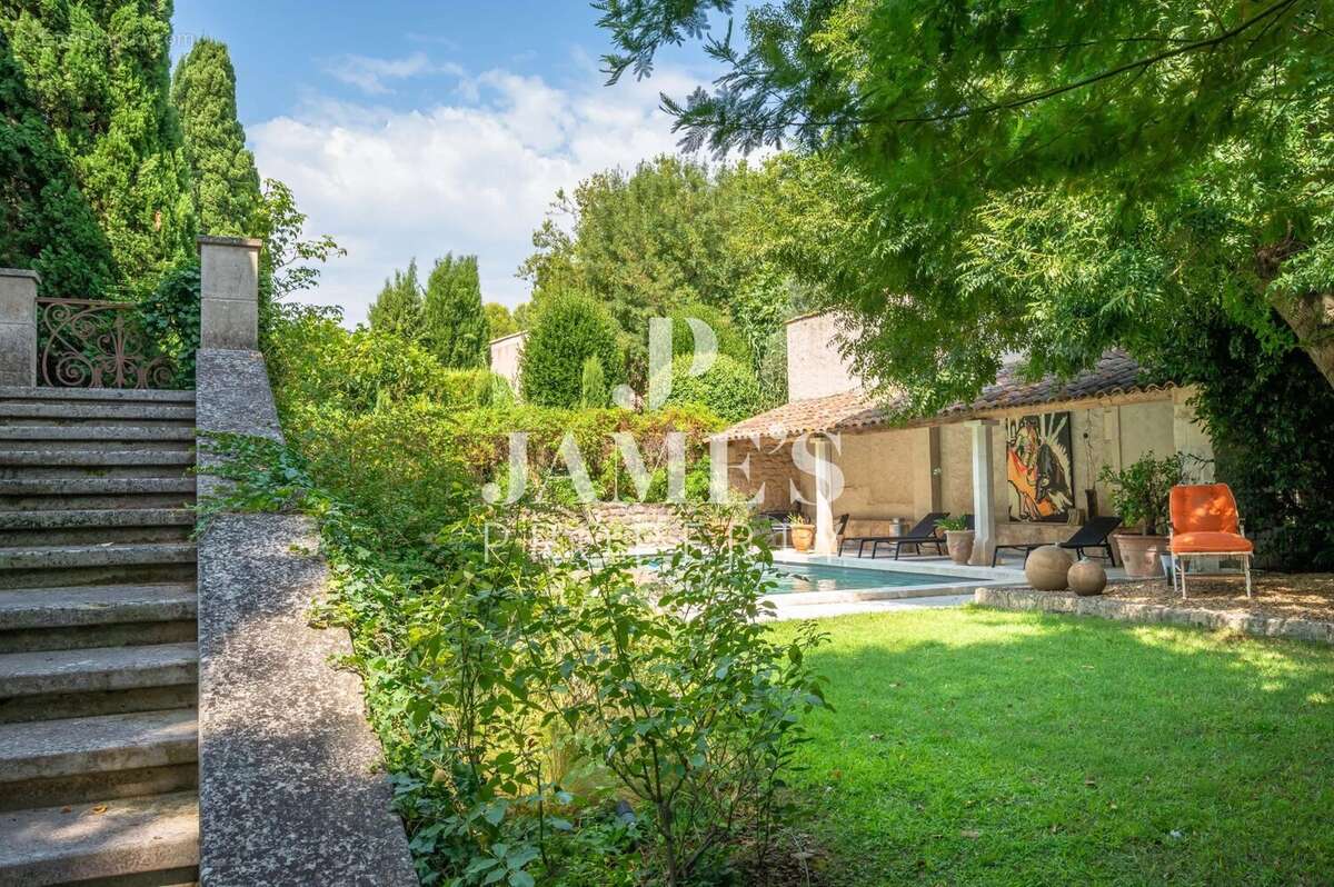 Maison 254 m² à Paradou  - photo 7