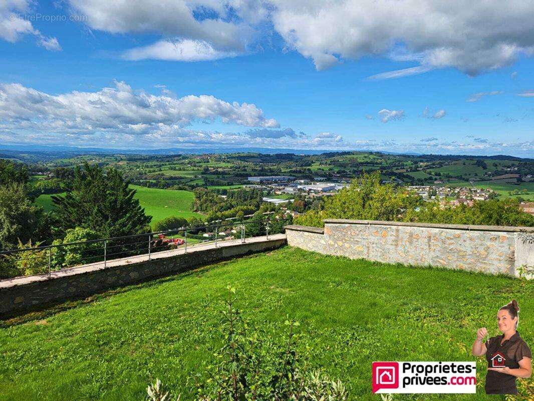 Maison à BOURG-DE-THIZY