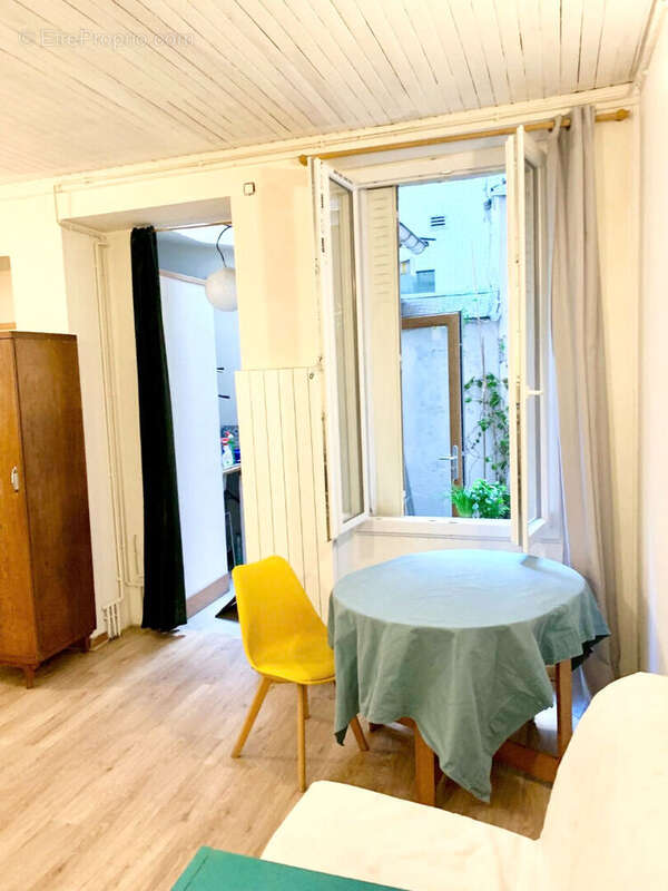Appartement à PARIS-18E