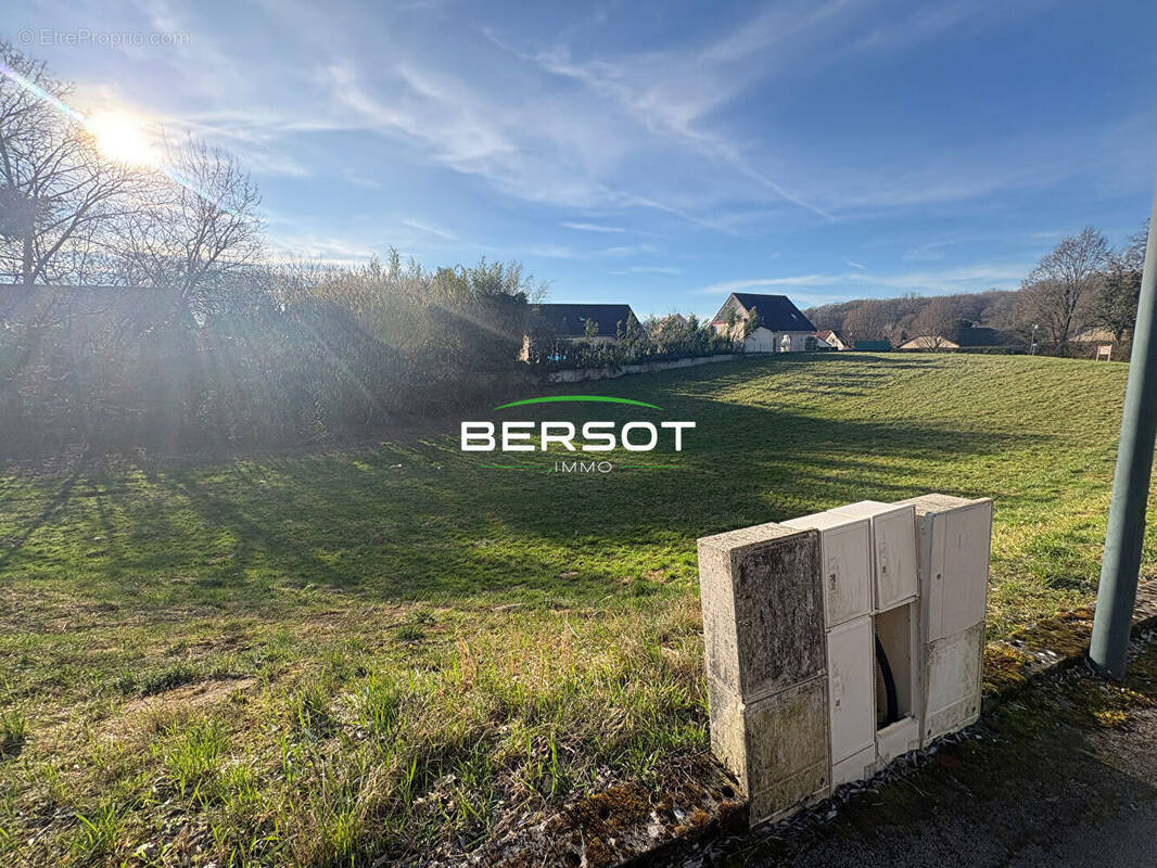 Terrain à SAINT-VIT