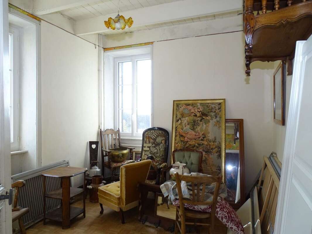 COTES D'ARMOR Saint Nicolas du Pélem, maison mitoyenne de 7 chambres au centre du village - photo 8