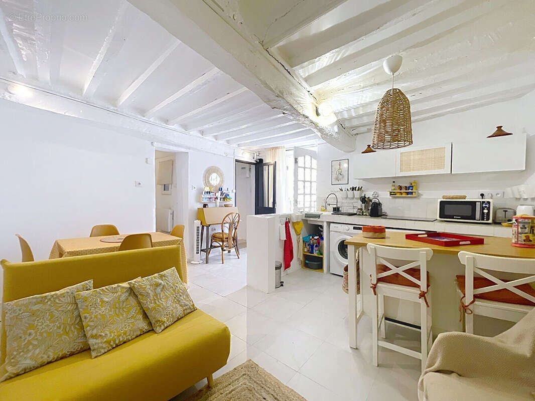 Maison à GINASSERVIS