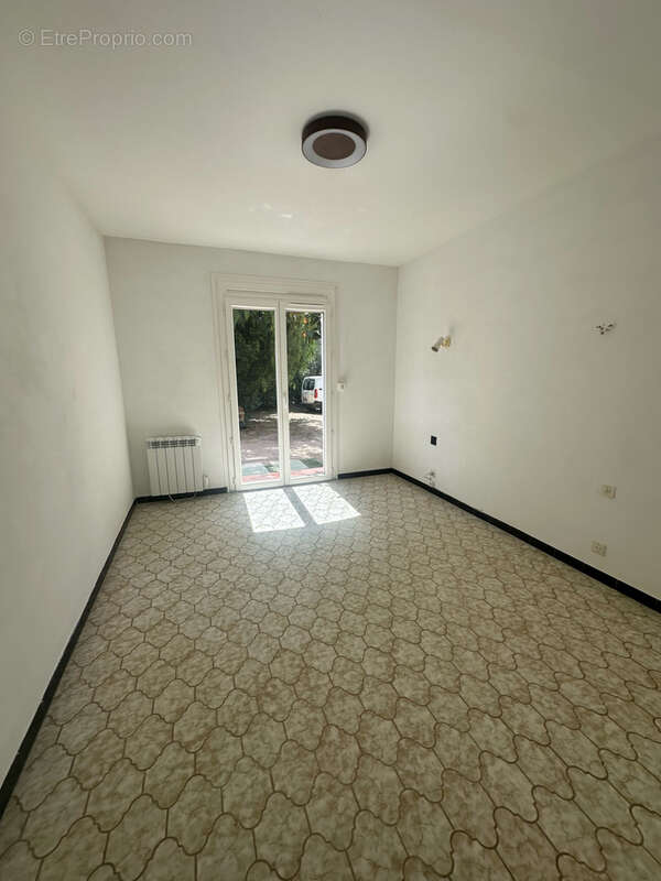 Appartement à SOLLIES-PONT