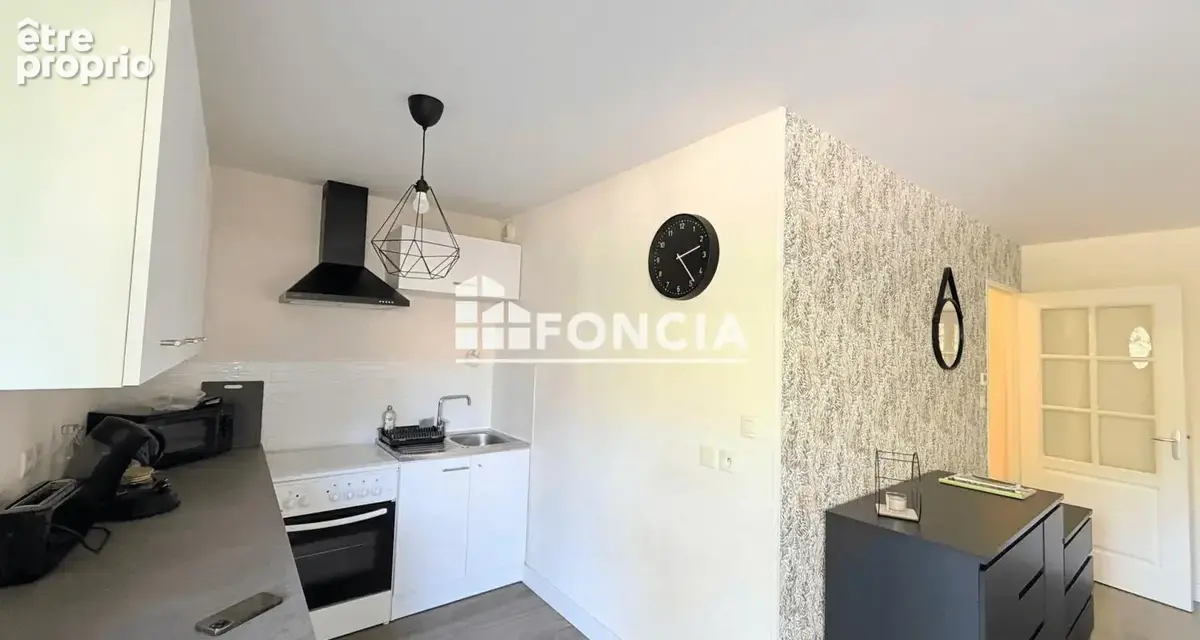 Studio entièrement rénové avec terrasse – Vannes secteur Gare - photo 4