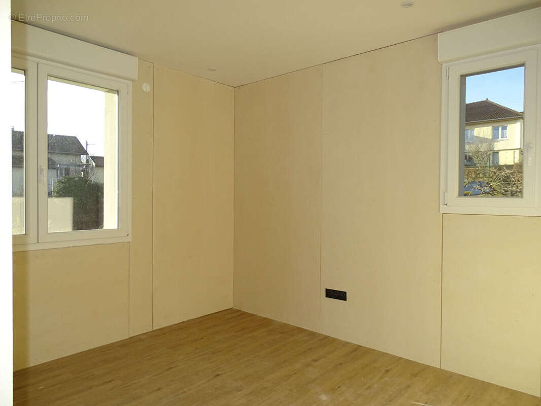 Appartement à ECOLE-VALENTIN
