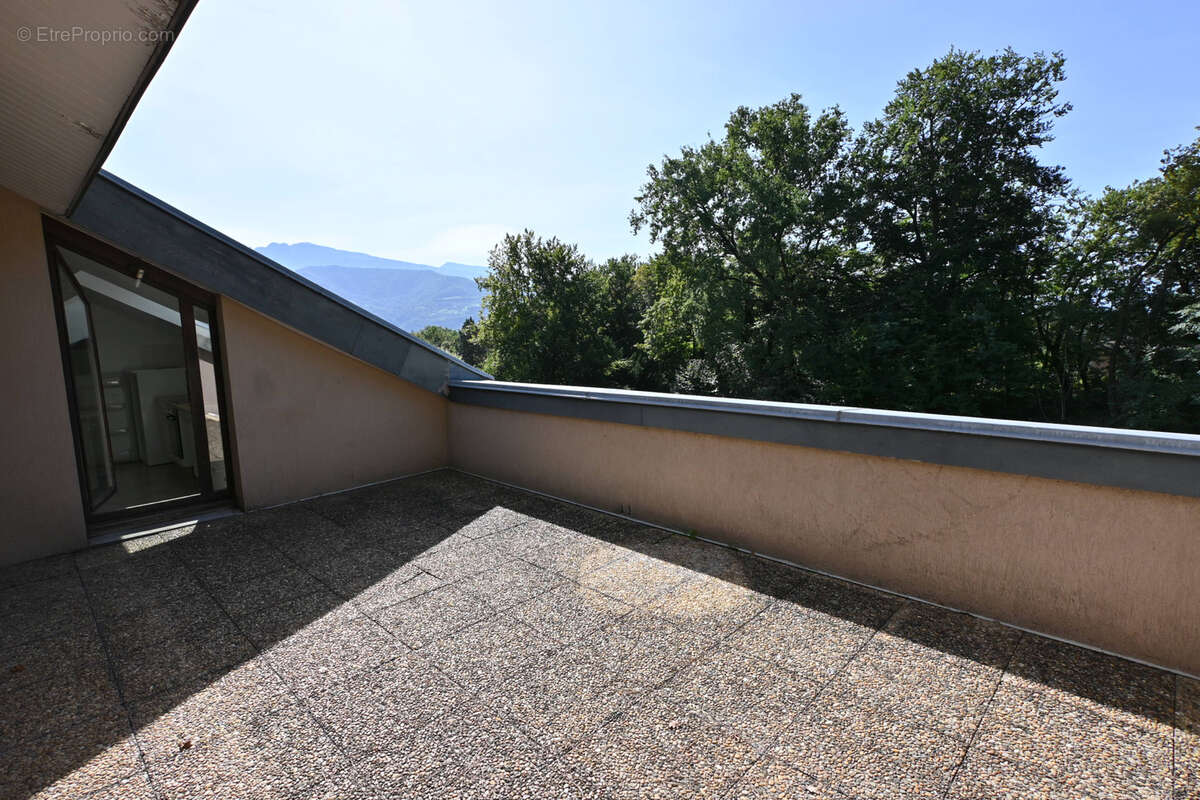 Appartement à MEYLAN