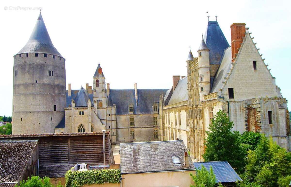 Maison 138 M² HAB Chateaudun CENTRE VILLE - photo 2