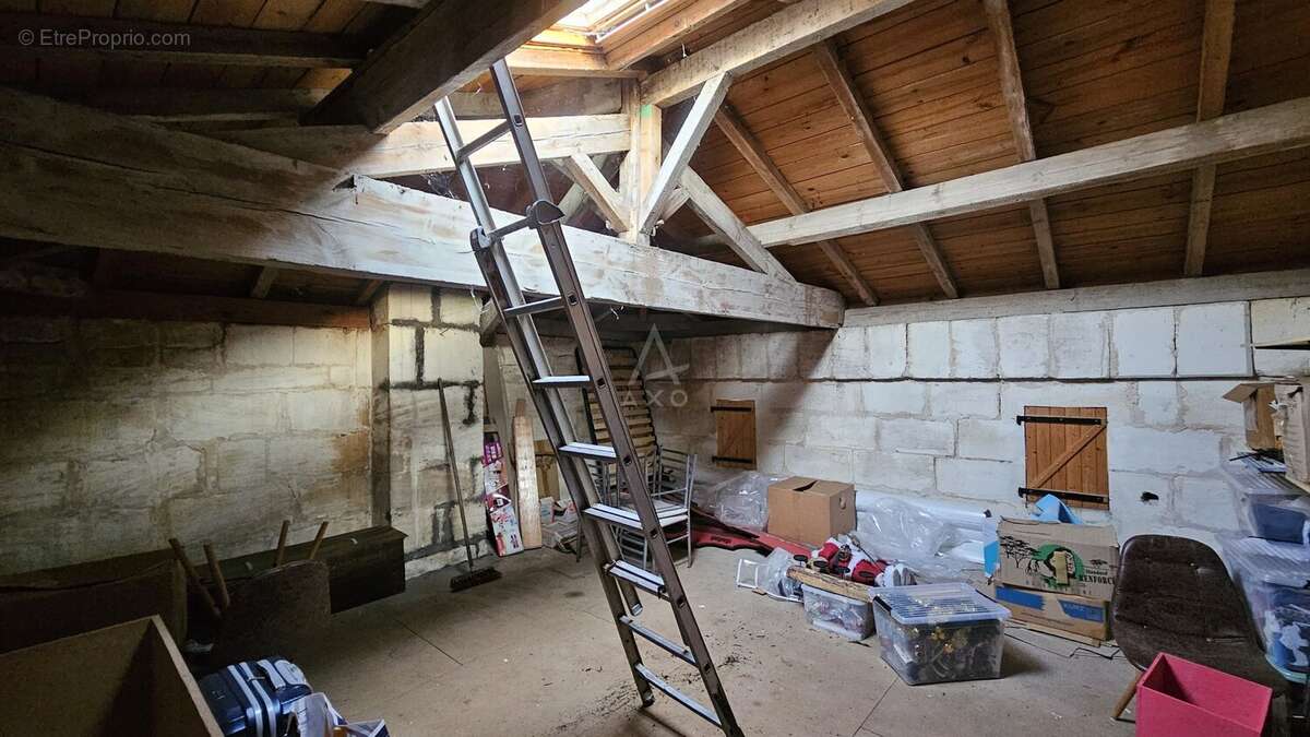 Maison à VILLEGOUGE