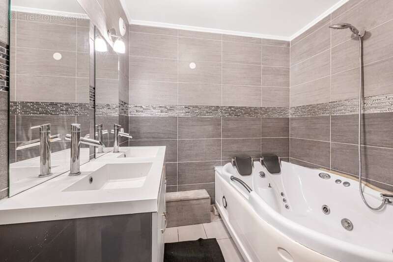Appartement à VENISSIEUX