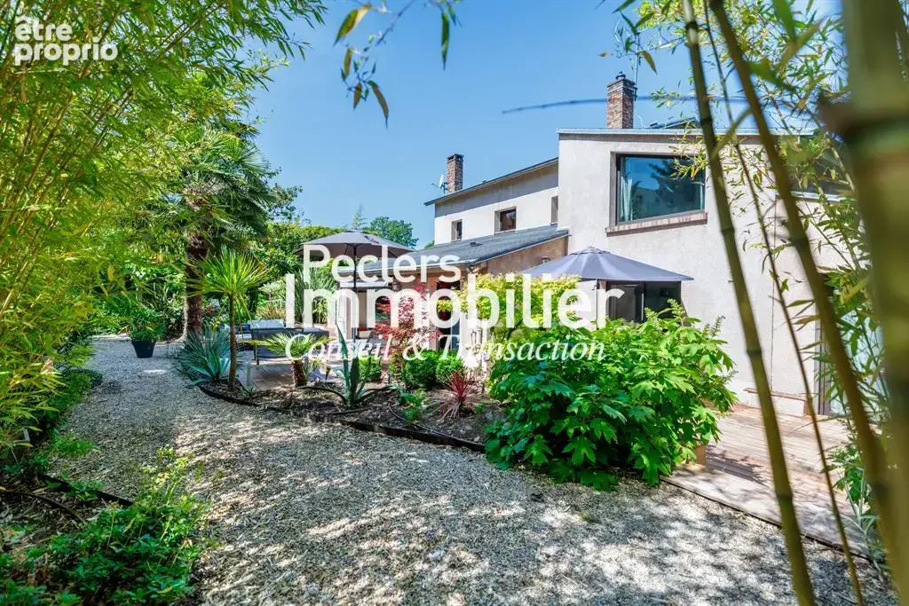 Propriété de caractère au cœur de Rueil-Malmaison – 250 m² avec jardin et dépendances - photo 2