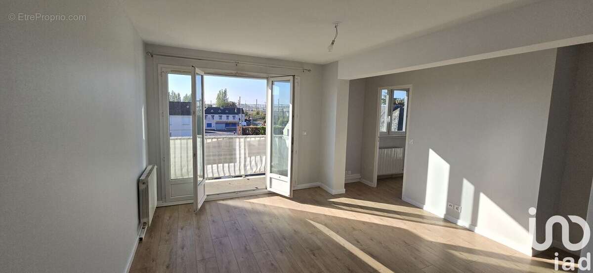 Photo 2 - Appartement à FLEURY-LES-AUBRAIS