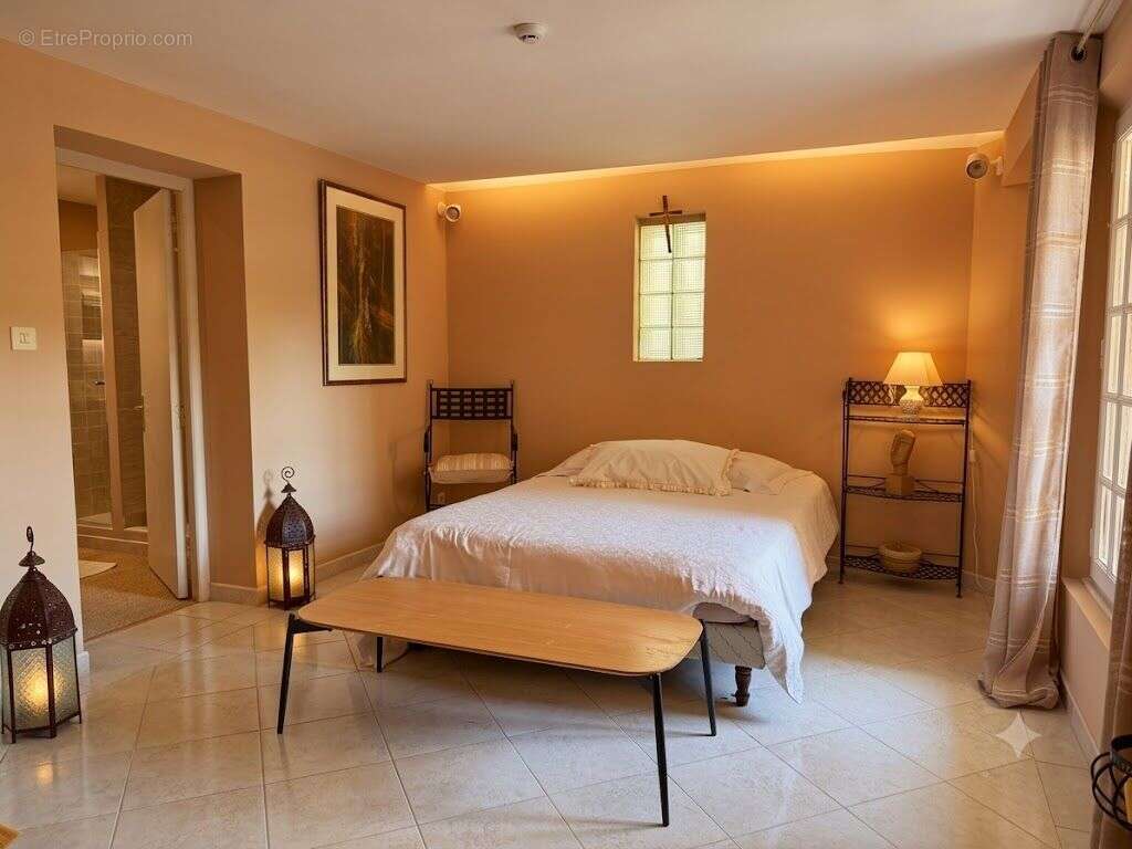 Maison familiale de 210 m² avec piscine, dans un secteur calme ! - photo 14