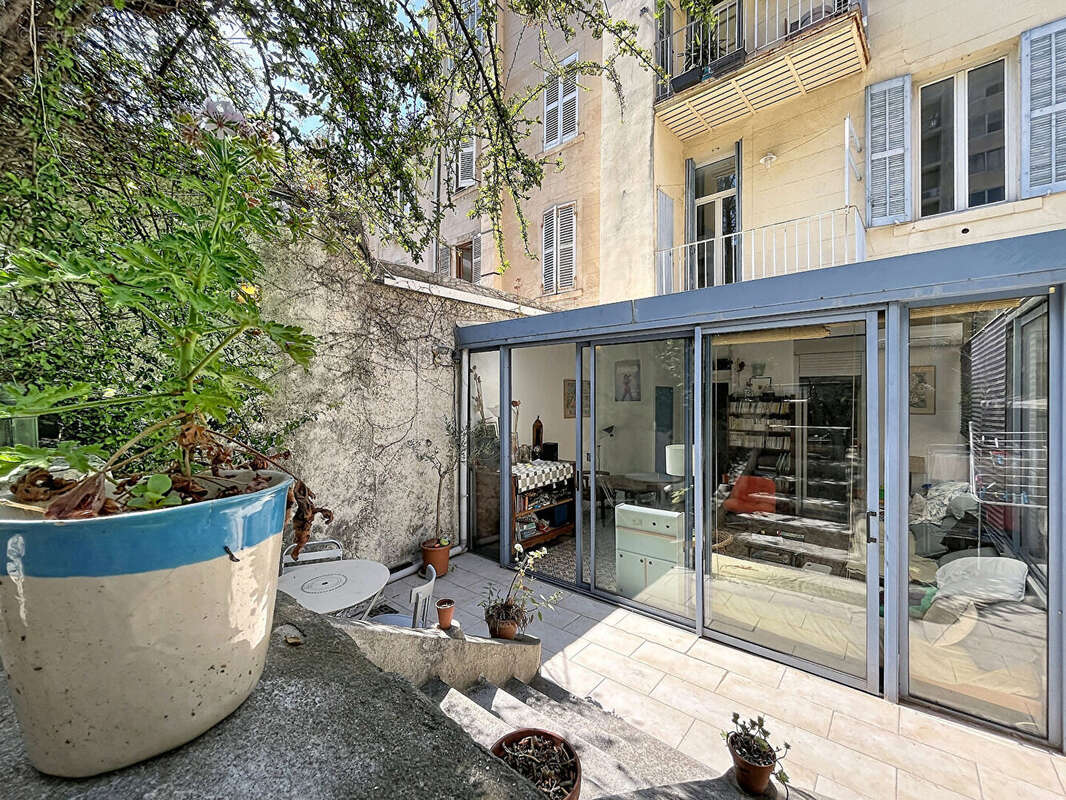 Appartement à MARSEILLE-4E