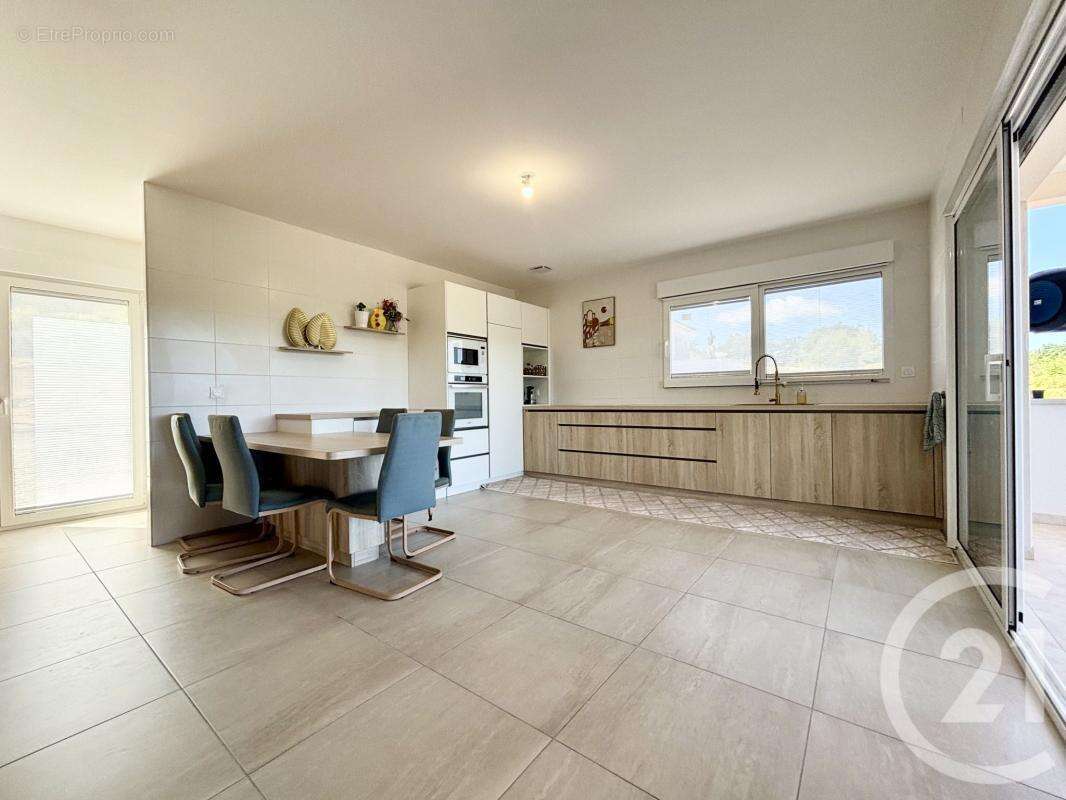 Maison 197 m² à Panazol  - photo 5