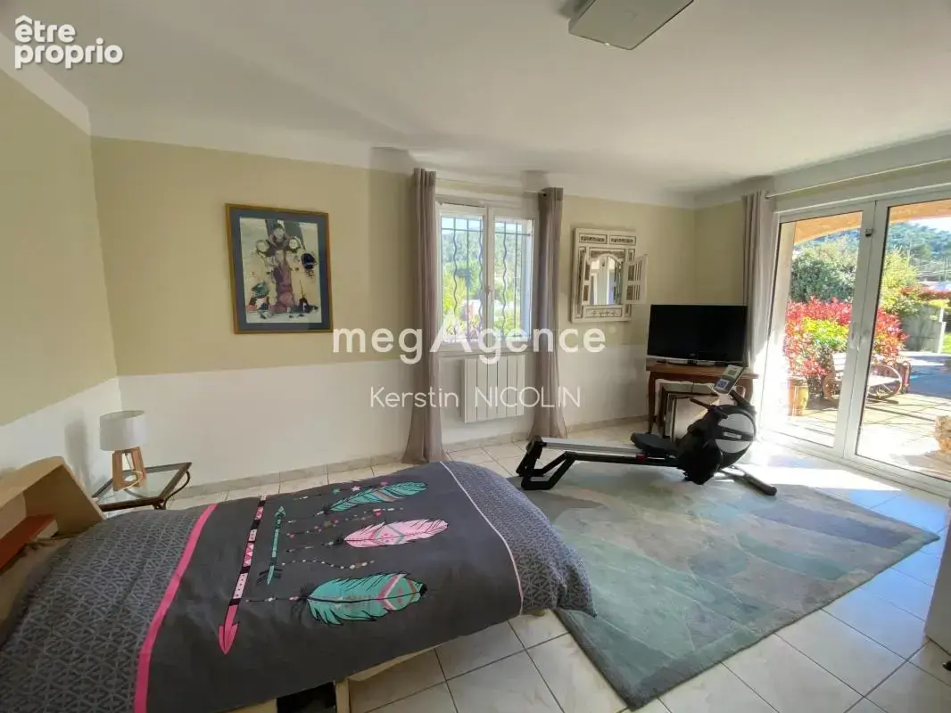 Superbe villa à Néoules, proche du village - photo 10