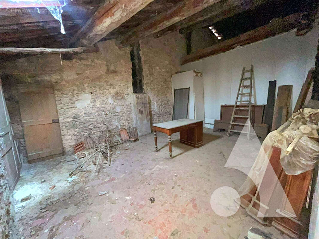 Appartement à SALERNES