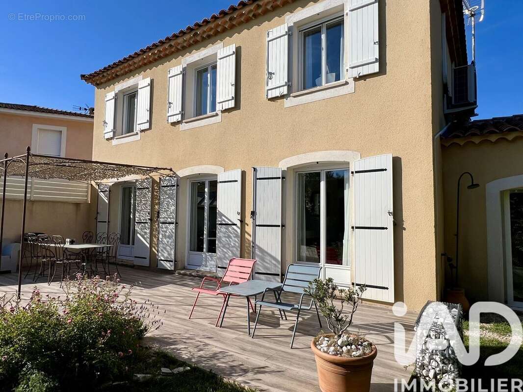 Maison 152 m² à Saint-Zacharie  - photo 4