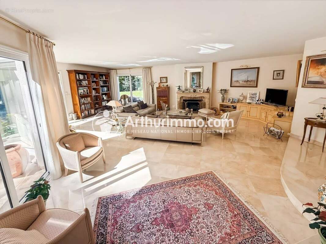 Maison à SOISY-SUR-SEINE