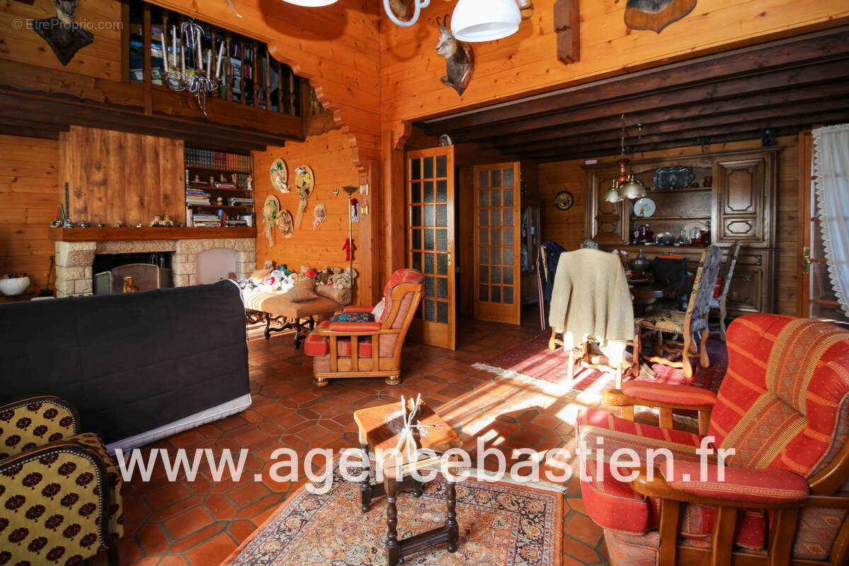 Maison à DIVONNE-LES-BAINS