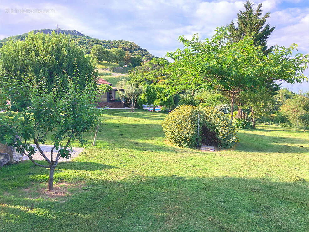 Maison à MONTELIMAR