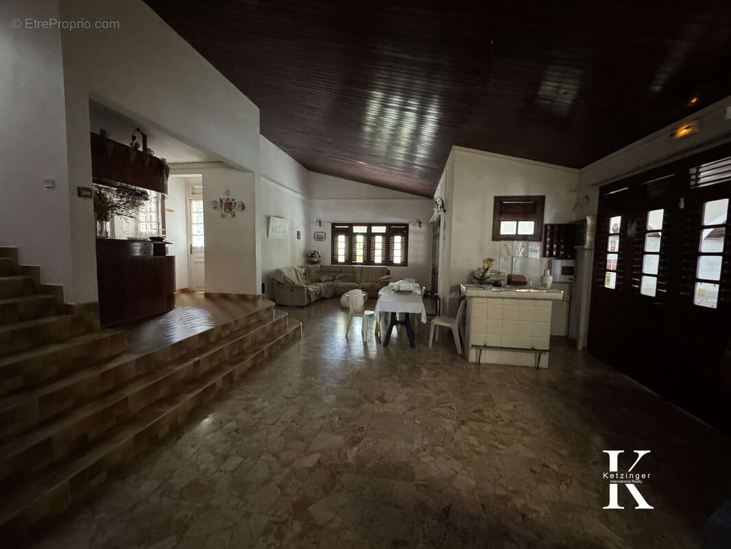 Appartement 680 m² à Fort-De-France  - photo 6