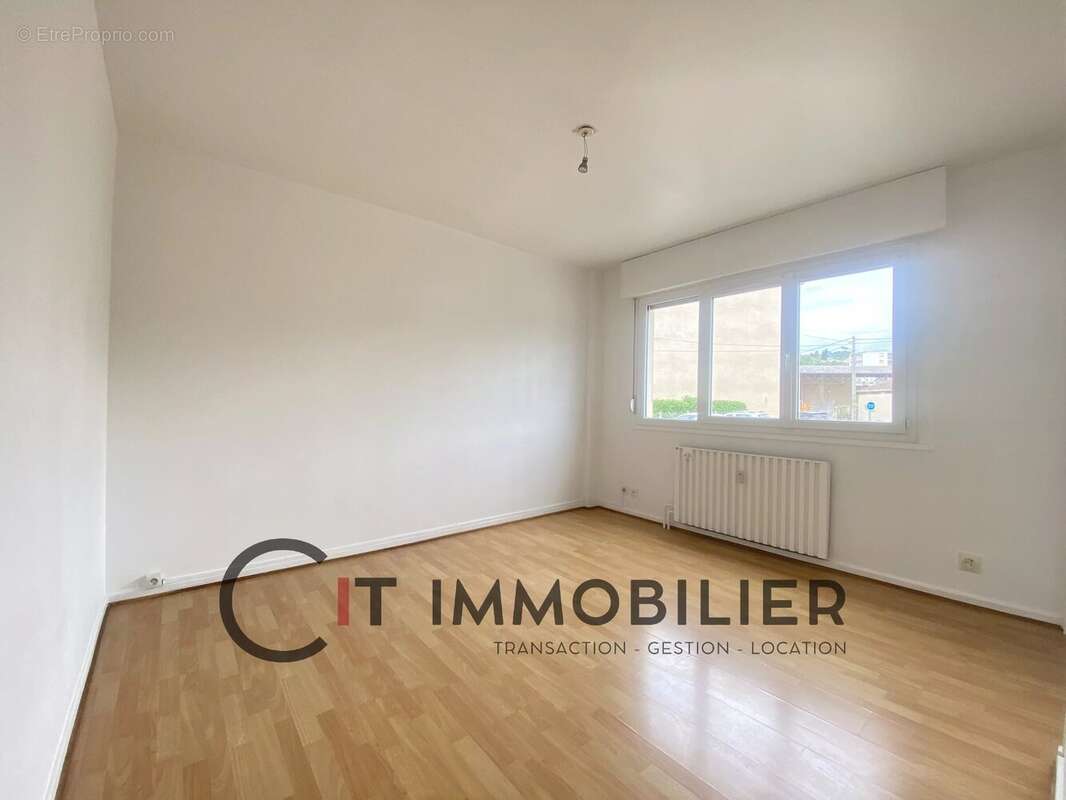 Appartement à LA TOUR-DU-PIN