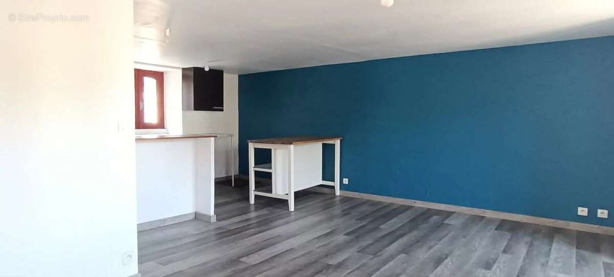 Ambon - appartement 2 chambres - sur la place du village - photo 6