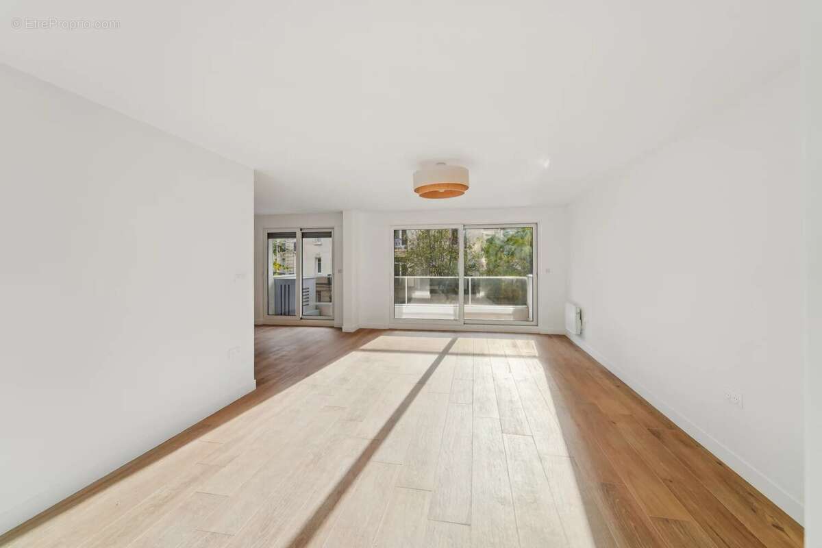 Appartement à NEUILLY-SUR-SEINE