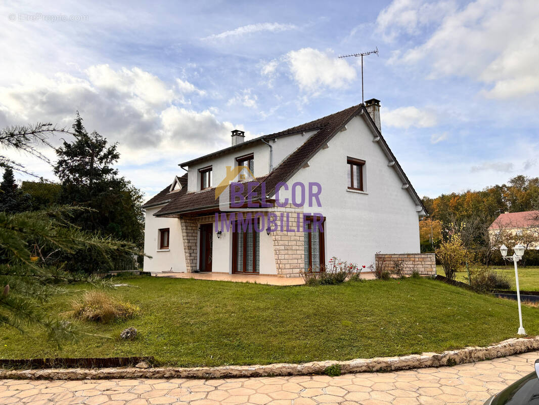 Maison à AULNAY-LA-RIVIERE
