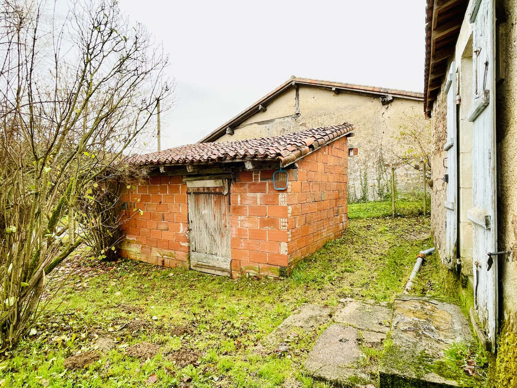 Maison à AVAILLES-LIMOUZINE