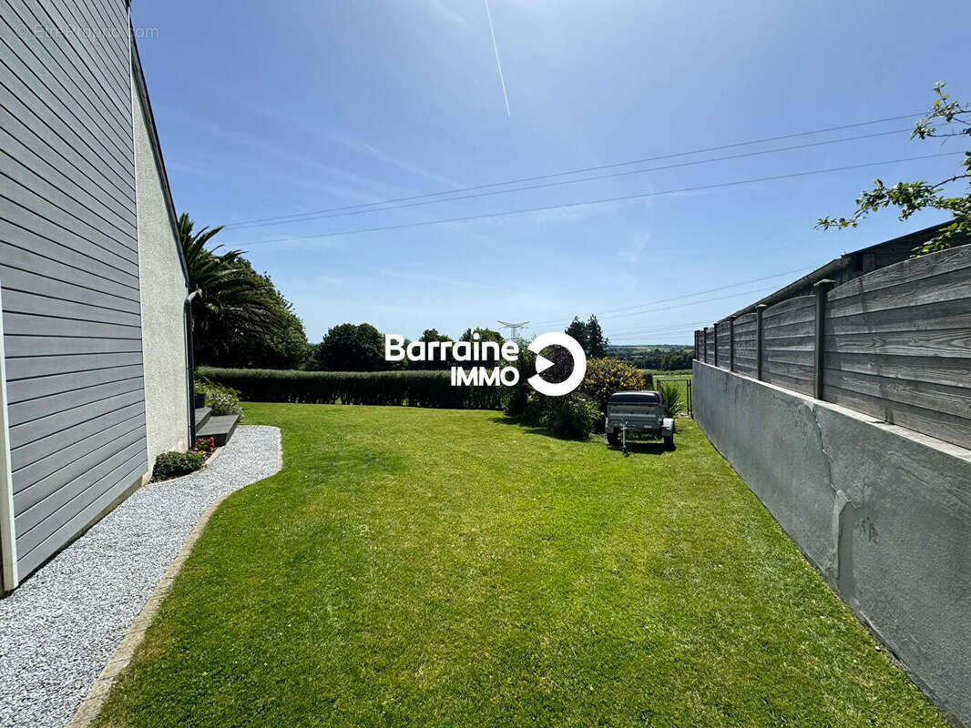 A vendre exclusivite proche landerneau - maison avec piscine garage jardin 5 chambres - photo 17