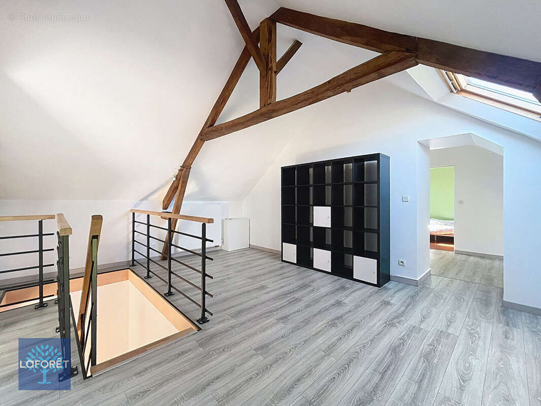 Maison à LIVRE-SUR-CHANGEON