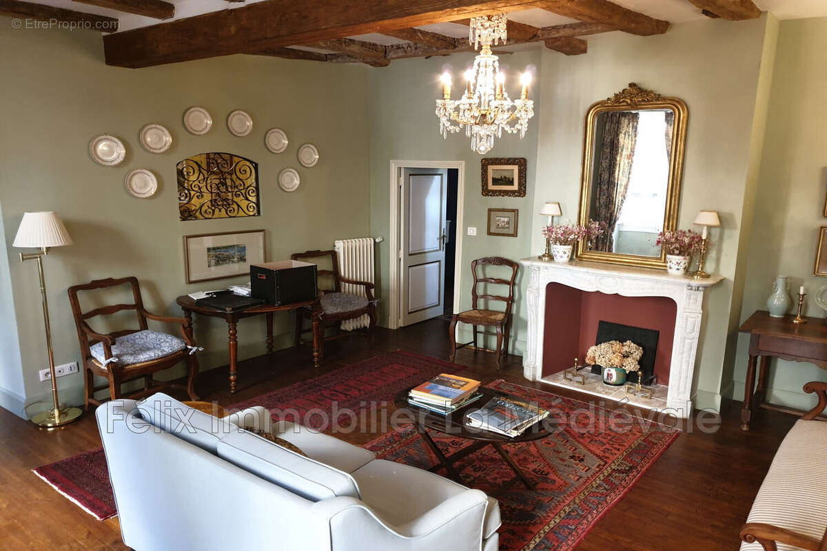 Appartement à SARLAT-LA-CANEDA