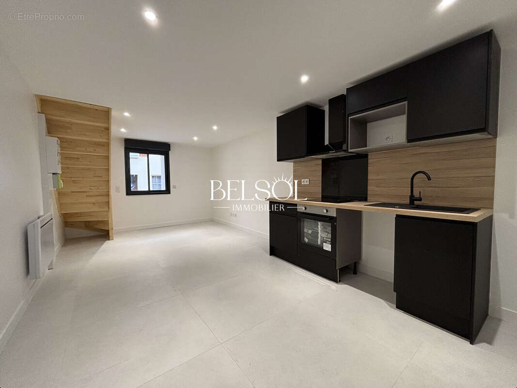 Maison à SAINT-THIBAULT-DES-VIGNES