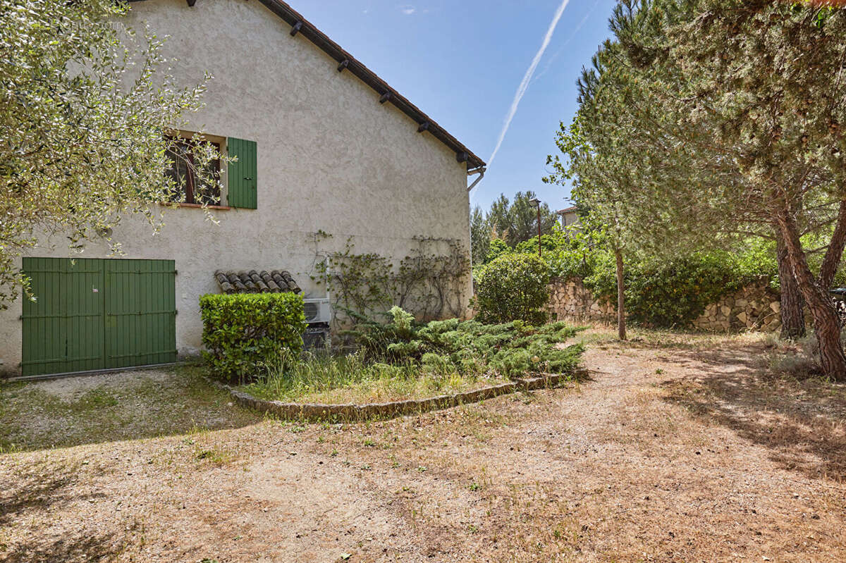 Maison à CHARLEVAL