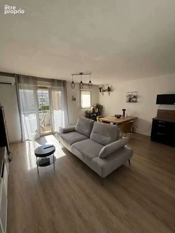 Bel appartement, 2 chambres, terrasse, 2 places de parking et piscine. - photo 5