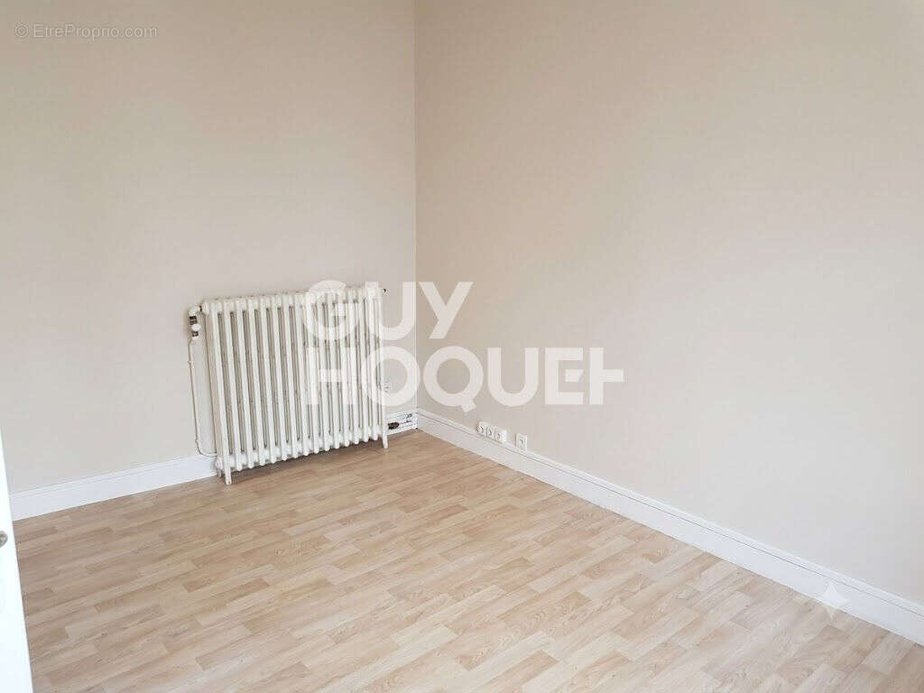 Appartement à IVRY-LA-BATAILLE