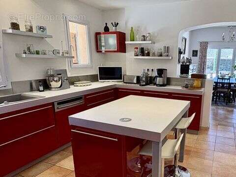 Maison 233 m² à Cotignac  - photo 3