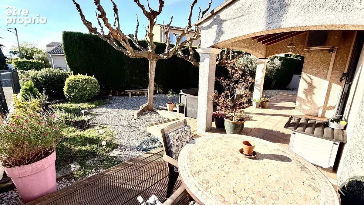 Photo Maison à Entraigues-Sur-La-Sorgue au prix de 284 000€