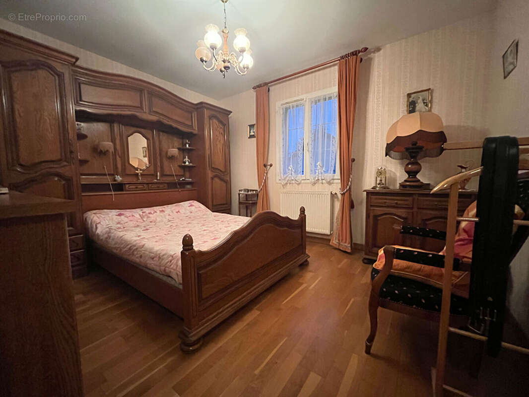 Maison à MEHUN-SUR-YEVRE