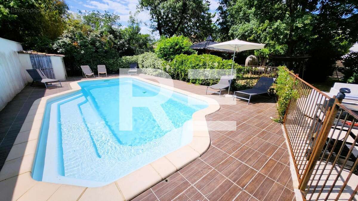 Maison à VEZENOBRES