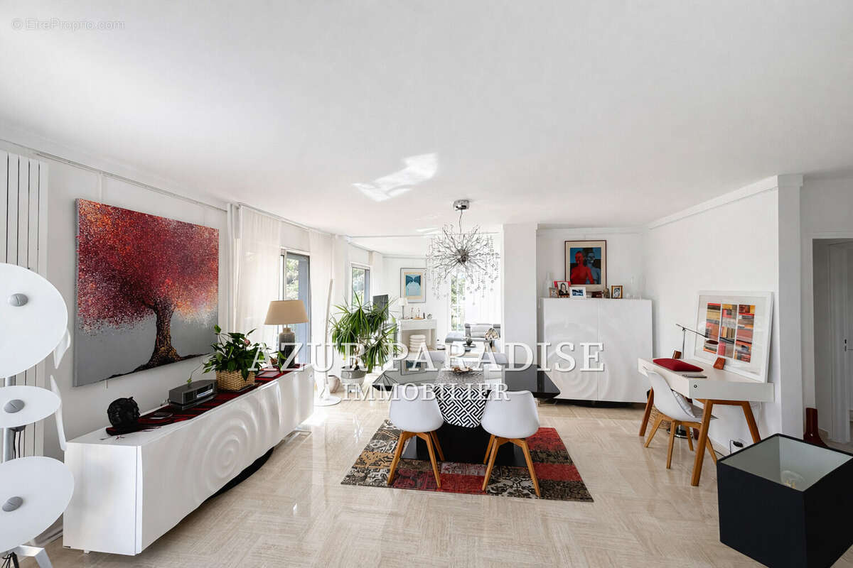 Appartement à MANDELIEU-LA-NAPOULE