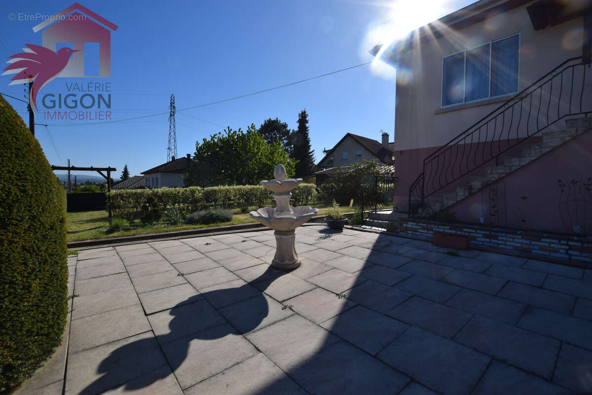 BELLE MAISON BIEN ENTRETENUE, lumineuse et spacieuse donnant sur terrasse et jardin - photo 4