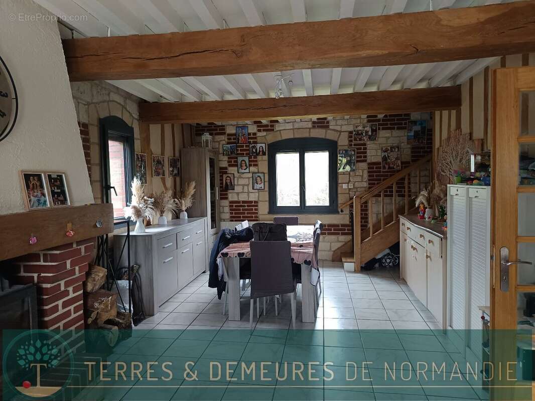 Maison à CORMEILLES
