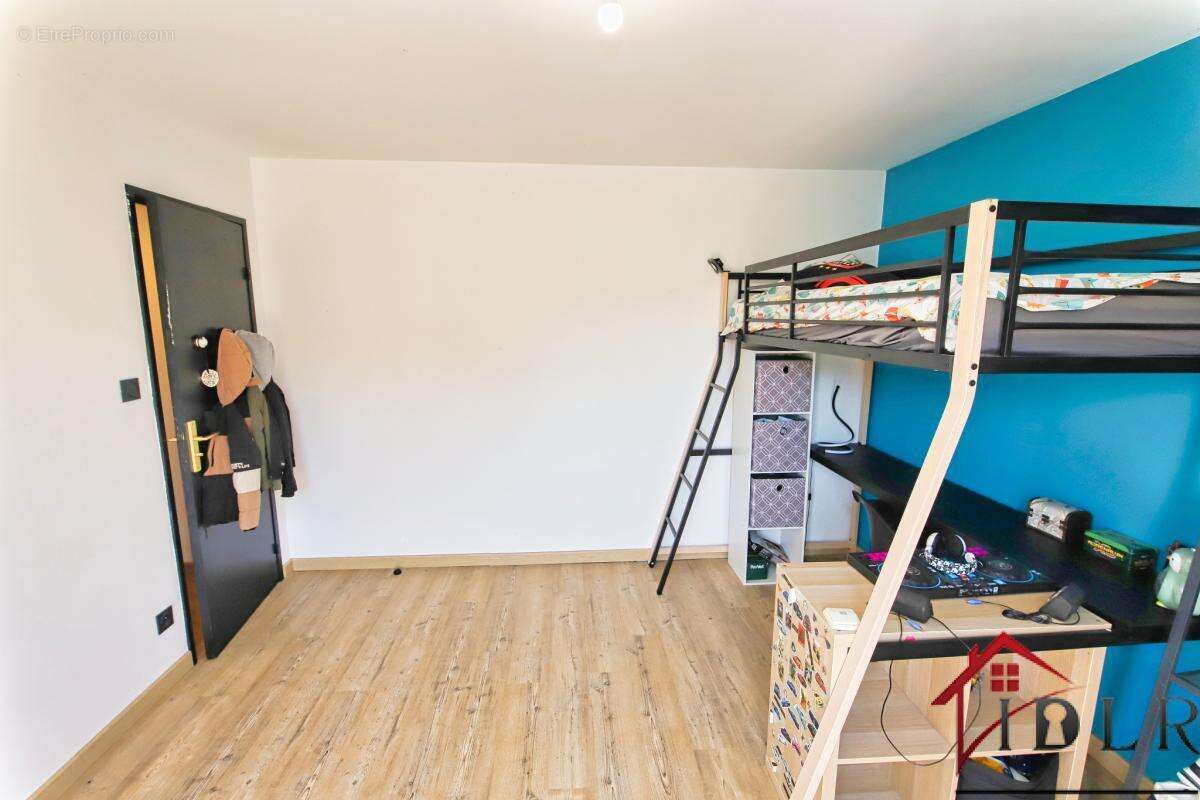 Appartement T4 3 chambres, balcon et  garage à vendre à Hyèr - photo 13
