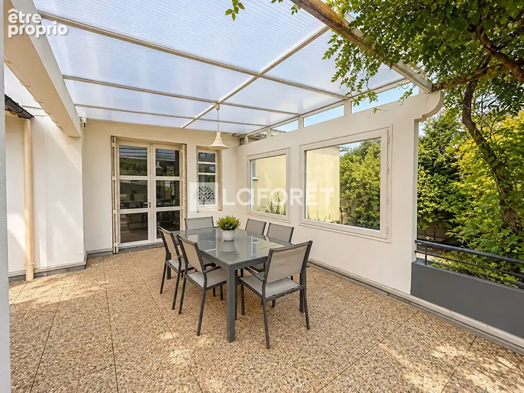 Maison habitable de suite à Roanne, 175 m², 4 chambres, beaux volumes, terrasse de 100 m², atelier, garage et 230 m² de dépendan - photo 9